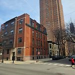 Gold Coast Downtown Chicago Sleeps 20