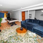 King Bed 6Br Chicago With Pool Table Sleeps 16 Near Humboldt Park
