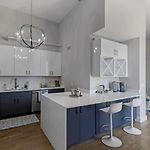 Downtown Penthouse 11Parking Gym Pvt Patio
