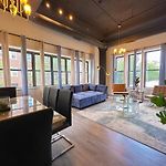 Group Friendly Spacious 3Br Suite With Optional Parking And Gym Access Sleeps 10 Guest Near Mccormick Place And Soldier Field