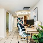 Free Parking L Patio And Fire Pit L Near Train, Attractions And Ord L Dog Friendly