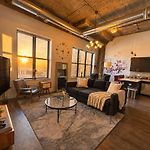Mccormick Place 3Br Luxury Penthouse Duplex With Personal Rooftop And Optional Parking For 8 Guests In Chicago South Loop