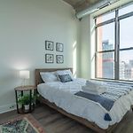 Convenient 2Br Suite In Prime Location With Gym Access & Optional Parking Near Mccormick Place And Soldier Field