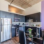 Modern And Bright 2Br On Michigan Ave With Optional Parking And Gym Access Near Soldier Field & Grant Park