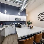Group-Friendly 6Br Luxury Suite In Prime South Loop Location With Optional Parking And Gym Access Near Mccormick Place, Soldier Field And Grant Park