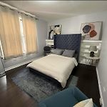 2 Bedroom Apt Near U Chicago Campus & The Lakefront!
