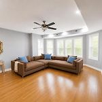 Beautiful Big 3 Bedroom Quiet Apt Near Downtown