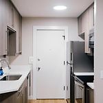 Modern Condo • Safe Chicago Stay Near O\'Hare