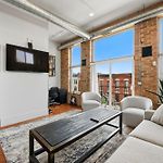 Amazing Wicker Park Penthouse With Skyline Views