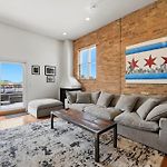 Amazing Wicker Park Penthouse With Skyline Views