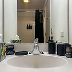 Downtown Chicago Stay With Free In & Out Parking 4