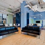 Downtown Chicago Stay With Free In & Out Parking 4