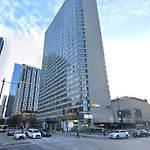 Downtown Lake Views, Mich Ave, Museums 2Bd- 2Ba #10