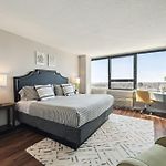 Mich Ave Downtown 2Bd, Grant Park Museums #25