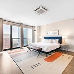 Downtown Penthouse Lake Views Gym, Parking #1