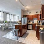 Sleep 14 Downtown, Vintage 5Bd-2Ba Gym & Patio