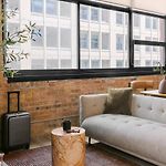 Livn West Loop Chicago 2 Bedroom City View