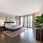 Downtown Penthouse 3Bd Views Parking Gym #2