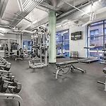 Sleep 25 - Huge Downtown Vintage Lofts, Balcony & Gym