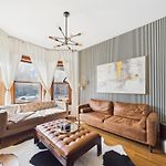 Wrigleyville Art Deco Executive Duplex Garage