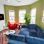 King Bed 6Br Chicago With Pool Table Sleeps 16 Near Humboldt Park