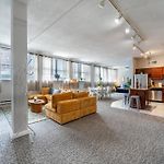 Sleep 14 Downtown, Vintage 5Bd-2Ba Gym & Patio