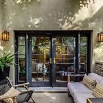 Boutique Retreat Private Patio Fire Pit