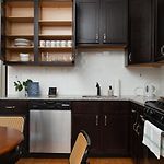 Flexhome Ukrainian Village 2Br - Private Balcony & Walkable Location