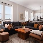 Penthouse With Private Rooftop And Skyline Views - Sleeps 6