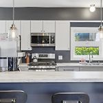Charming Andersonville Coach House 3Br 2,5Ba Townhouse