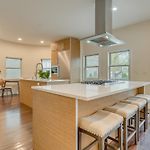 Steps To Lake & Beach! Multi-Level Oakland Haven