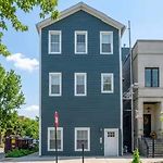 The Boho House Two Private Suites Parking