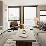 Landing Beautiful 1Bd Gym Rooftop Lounge