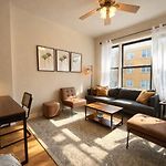 Flexhome Ukrainian Village • 2Br • Convenient Walkability - Sleeps 6