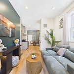 Modern Zen Retreat Mins From Downtown