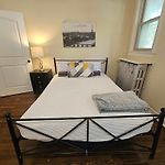 2 Bedroom Unit In Uptown Chicago