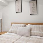 2Br Garden Suite In Lakeview Walk To Wrigley