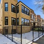 Newly Renovated 3Br 2Ba In Heart Of Andersonville Condo