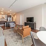 Landing Stylish 2Bd Gym Rooftop Lounge