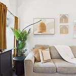 Bright & Spacious Boho Oasis A Warm Retreat