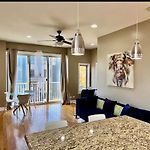2Br2B University Of Chicago, Hyde Park, Woodlawn,