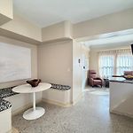 Steps To Beach & Designer Lakefront Stay With Free Parking