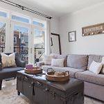 Heart Of East Village 2-Bed 2-Bath Peaceful Oasis Condo