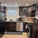 Studio Near Wrigley • Sleeps 4 • Games + Fireplace