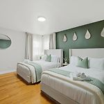 3Br Near O\'Hare • Office • Coffee Bar • Sleeps 9