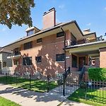 Your Chicago Retreat