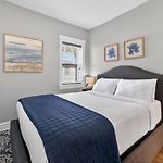 Your Chicago Retreat