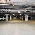 Mccormick Place Studio With Optional Parking And Sleeps Up To 4