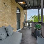Beautiful Condo In The Middle Of Andersonville