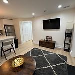 Bright Modern 2Br, Close To Downtown